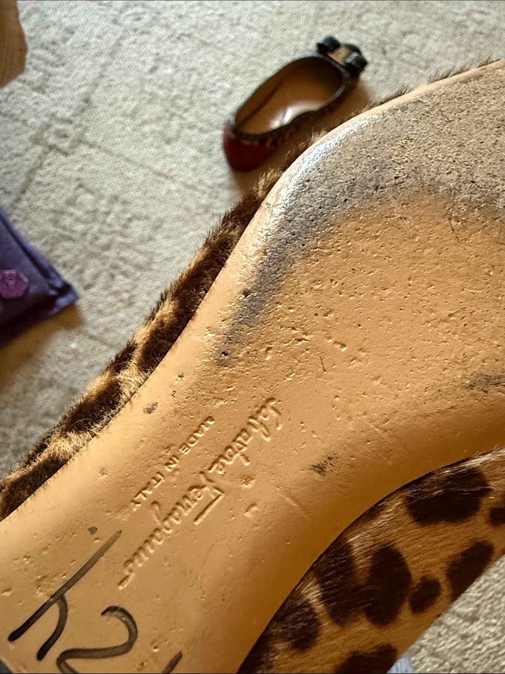 Ferragamo Varina Rare 6.5 Leopard Print Bow Toe Ballet Flats in Black & Burgundy - Picture 9 of 12